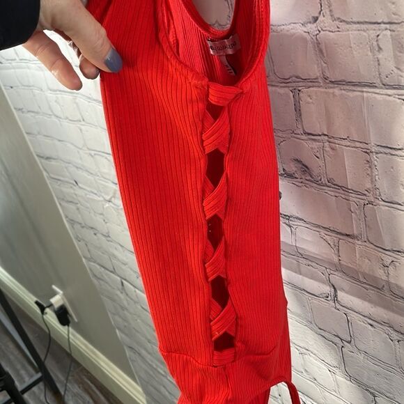 👚✨ Express Red Bodysuit - XXS - Never Worn - Perfect Condition - Picture 2 of 4